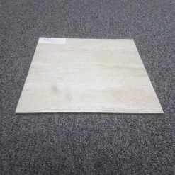 Florence Dark Beige 33x33 LOT 53m² + 61lm Plint -Tegels & Vloeren travertin florence 33